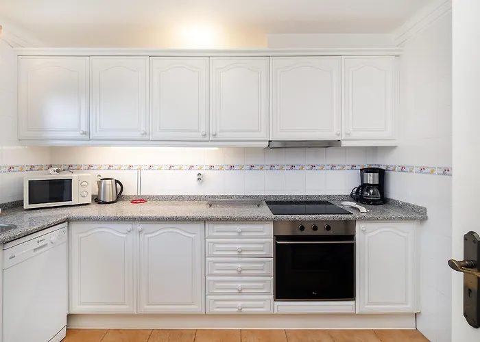 Ponta Grande - Coral Αλμπουφέιρα