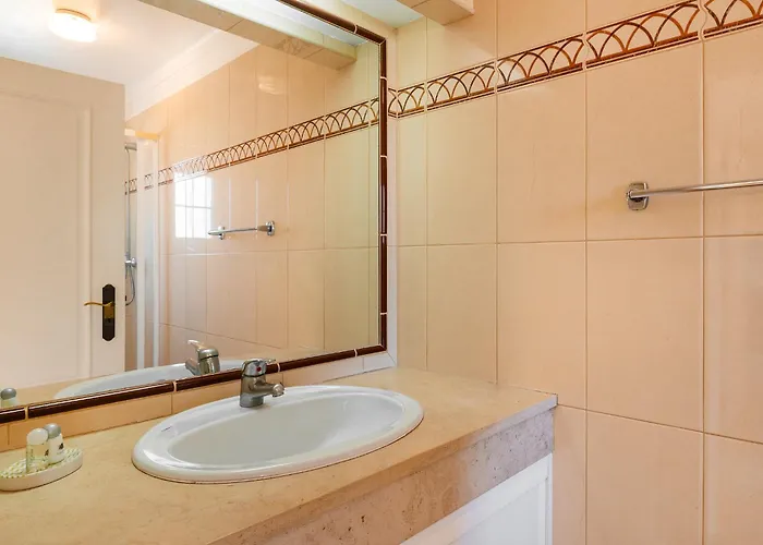 Ponta Grande - Coral * Αλμπουφέιρα